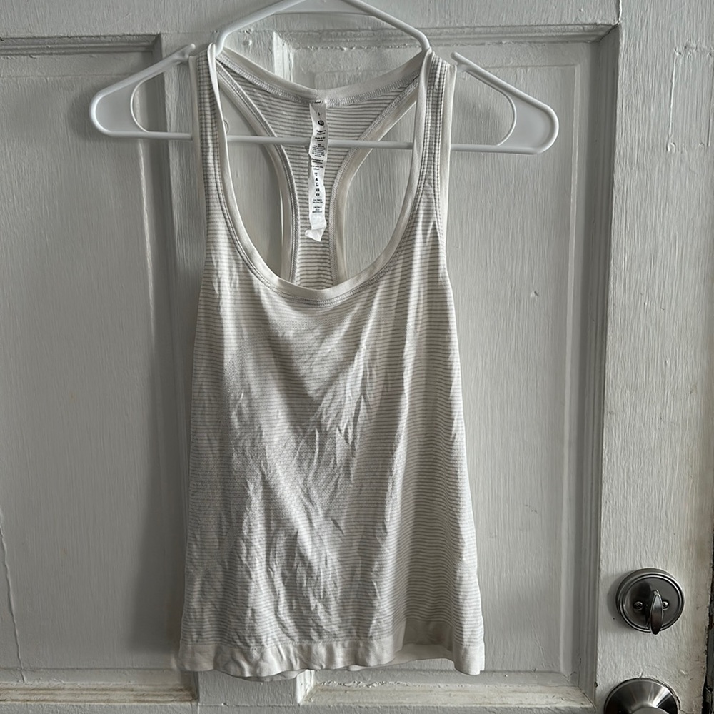 Size 6 Lululemon swiftly tank